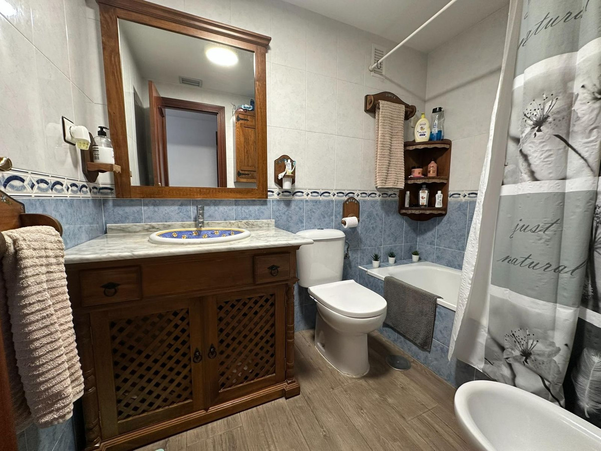 3 Bed Apartment for sale in Las Lagunas Costa Del Sol, Málaga, Spain