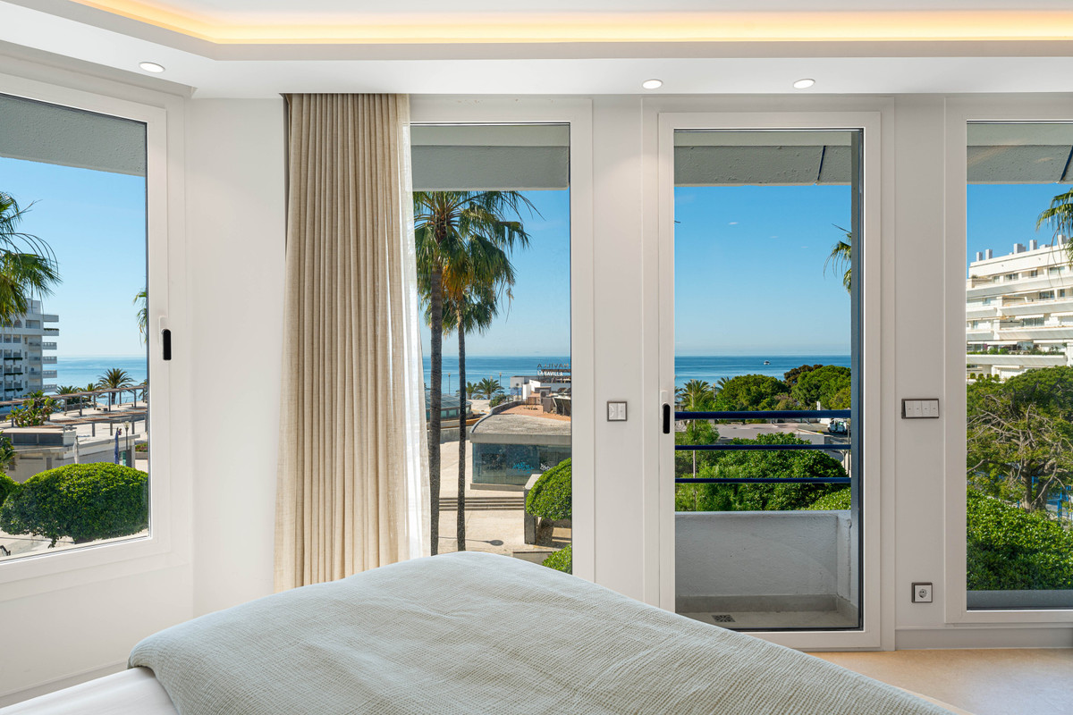 3 Bed Apartment for sale in Marbella Costa Del Sol, Málaga, Spain