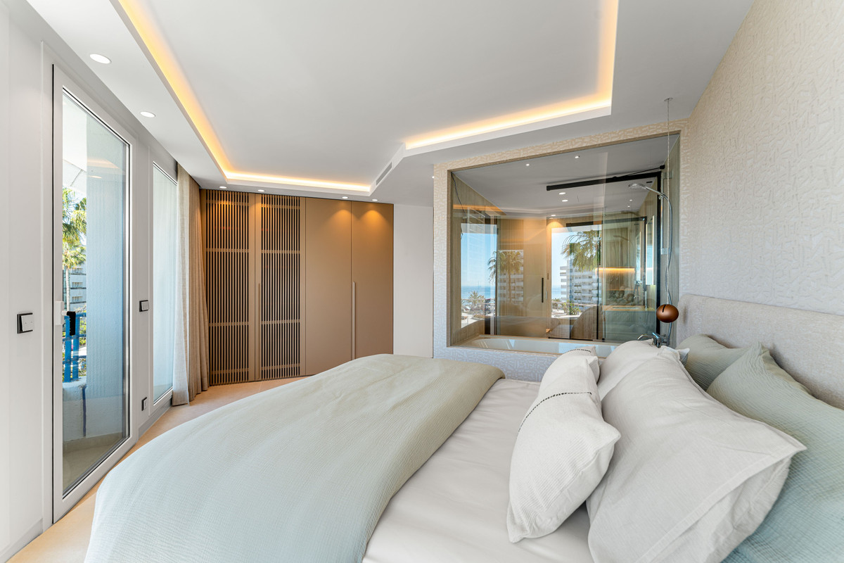 3 Bed Apartment for sale in Marbella Costa Del Sol, Málaga, Spain
