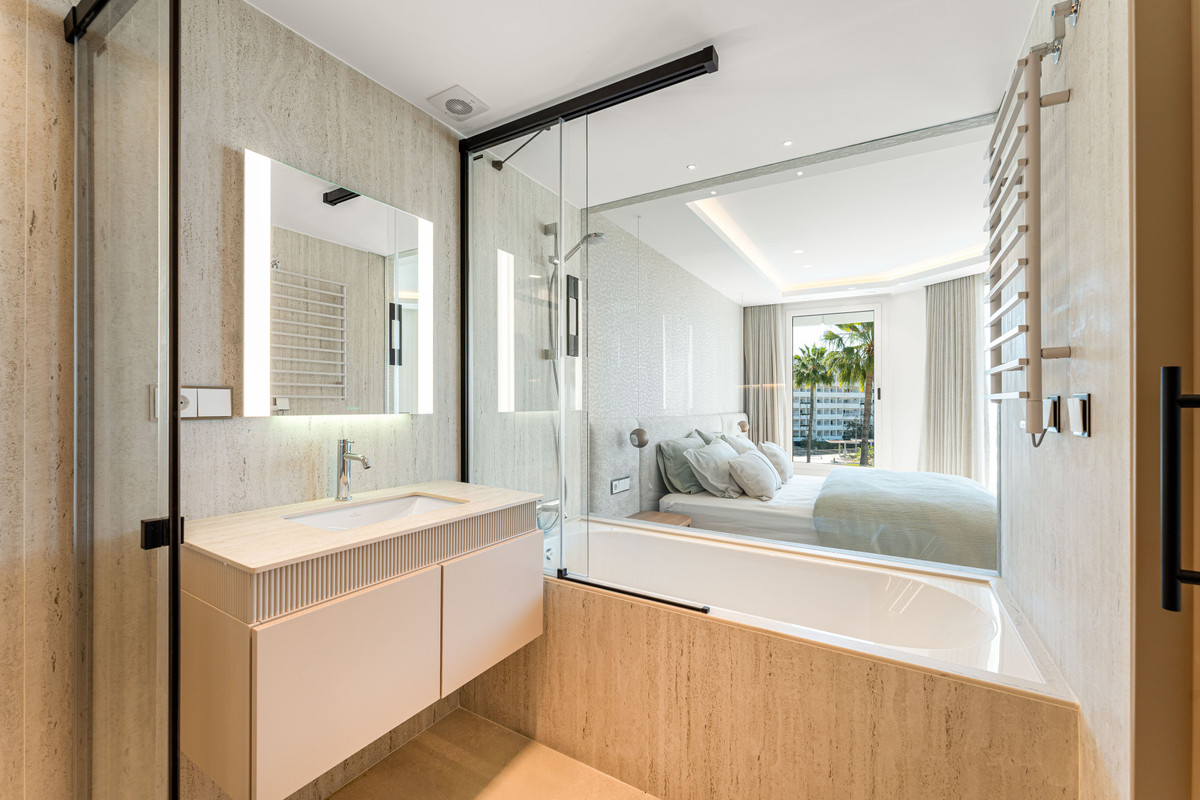 3 Bed Apartment for sale in Marbella Costa Del Sol, Málaga, Spain