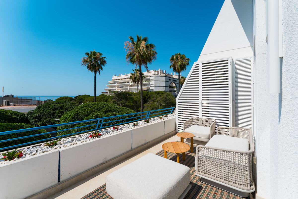 3 Bed Apartment for sale in Marbella Costa Del Sol, Málaga, Spain