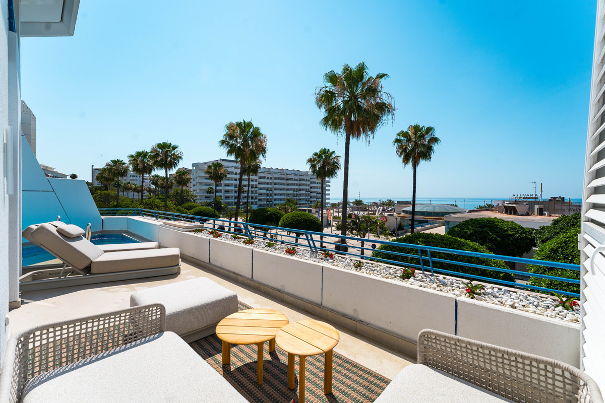 3 Bed Apartment for sale in Marbella Costa Del Sol, Málaga, Spain