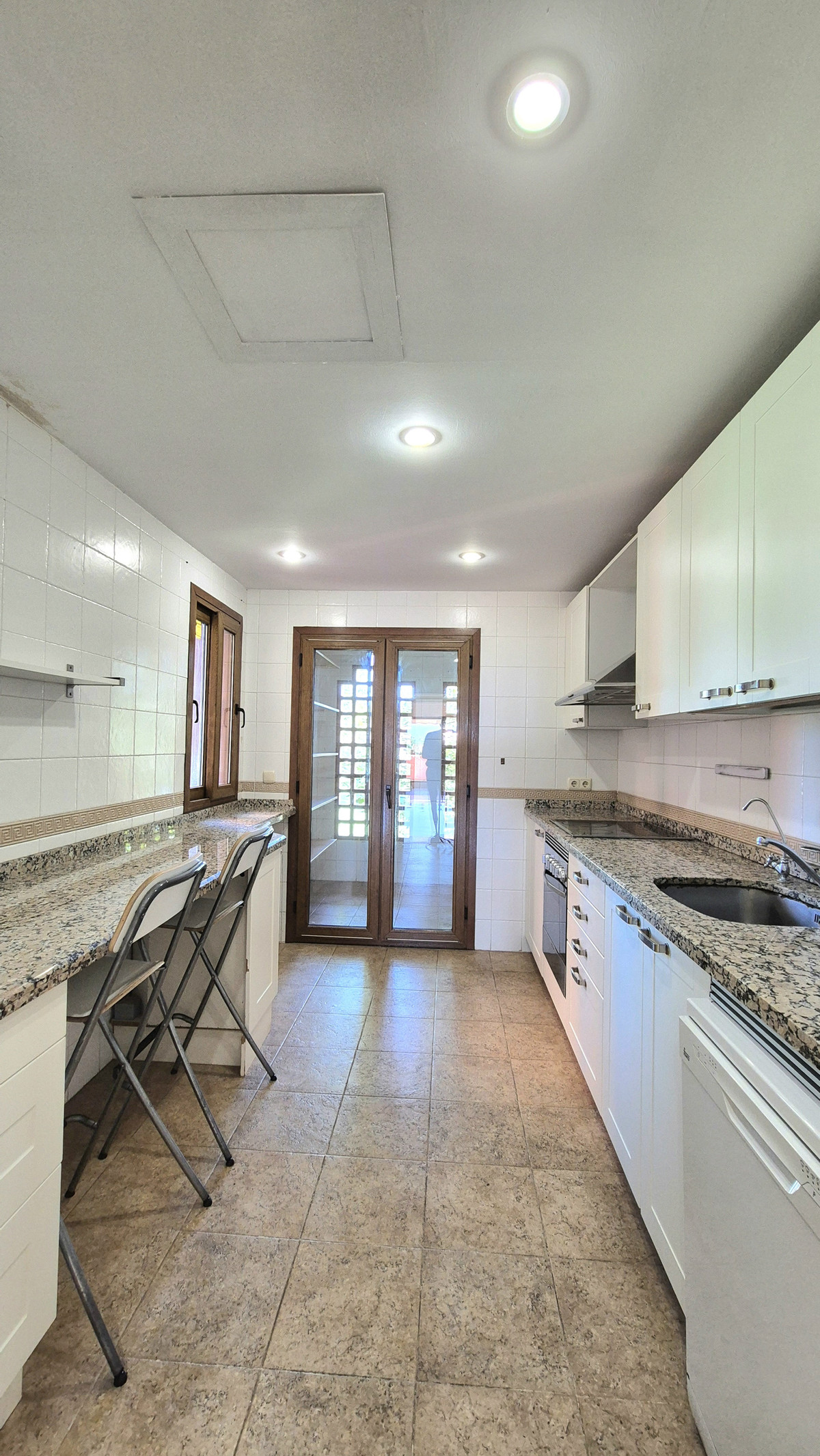 3 Bed Apartment for sale in Estepona Costa Del Sol, Málaga, Spain