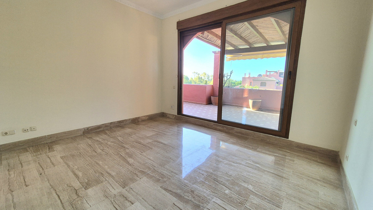 3 Bed Apartment for sale in Estepona Costa Del Sol, Málaga, Spain