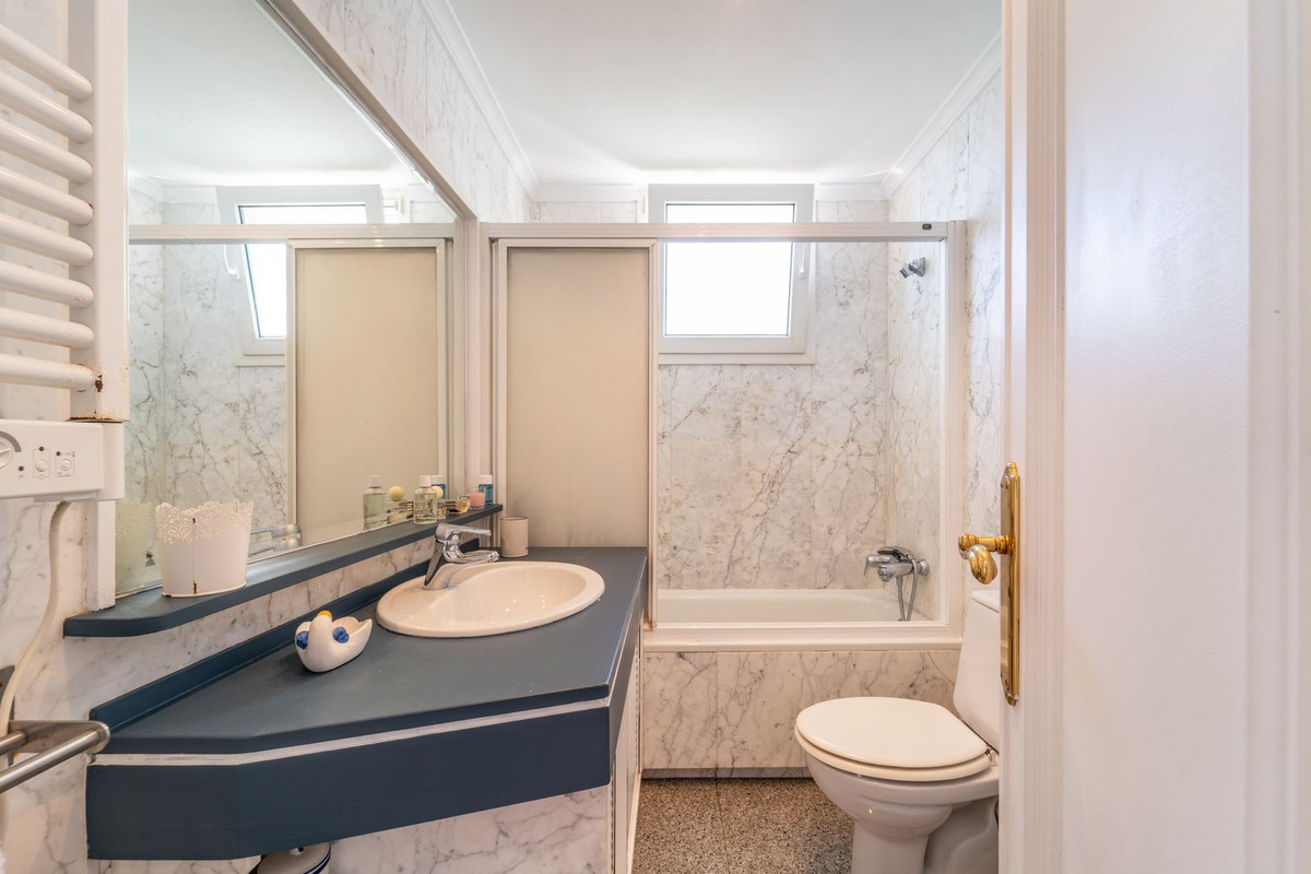 4 Bed Apartment for sale in Benalmadena Pueblo Costa Del Sol, Málaga, Spain