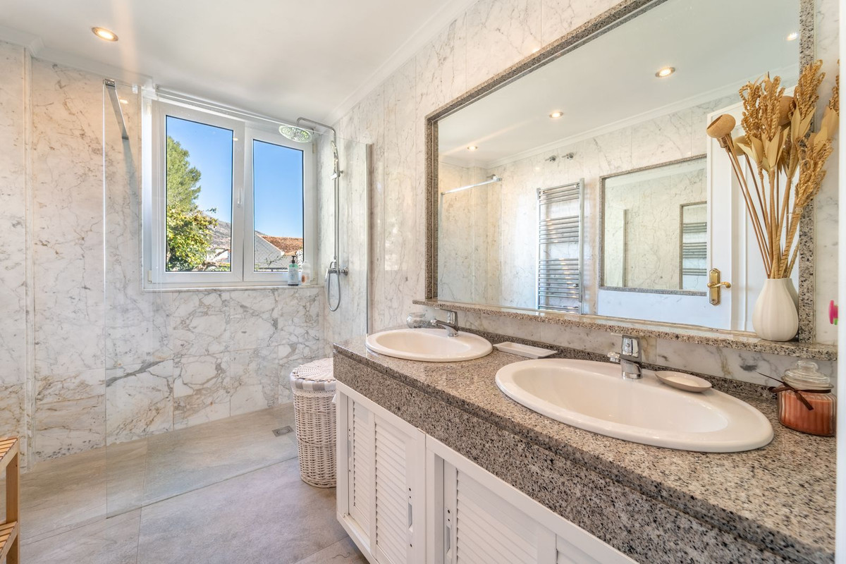 4 Bed Apartment for sale in Benalmadena Pueblo Costa Del Sol, Málaga, Spain
