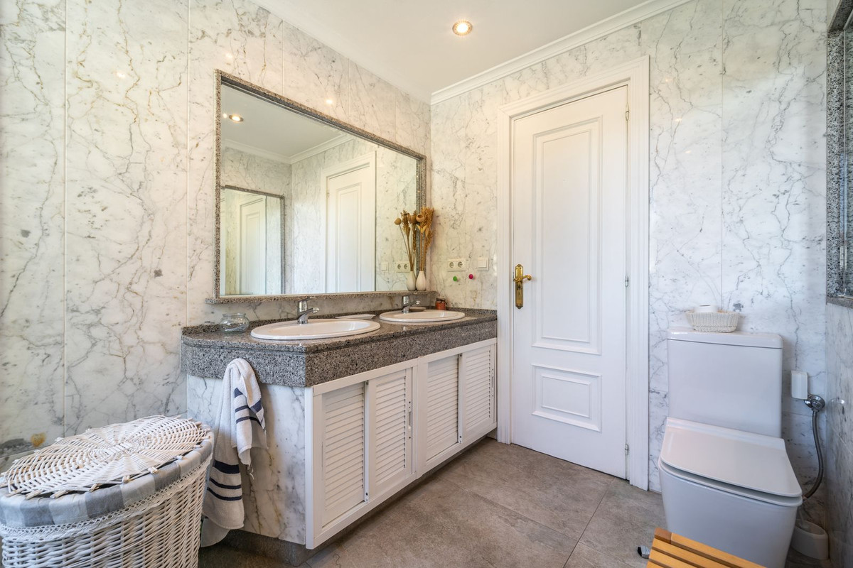 4 Bed Apartment for sale in Benalmadena Pueblo Costa Del Sol, Málaga, Spain