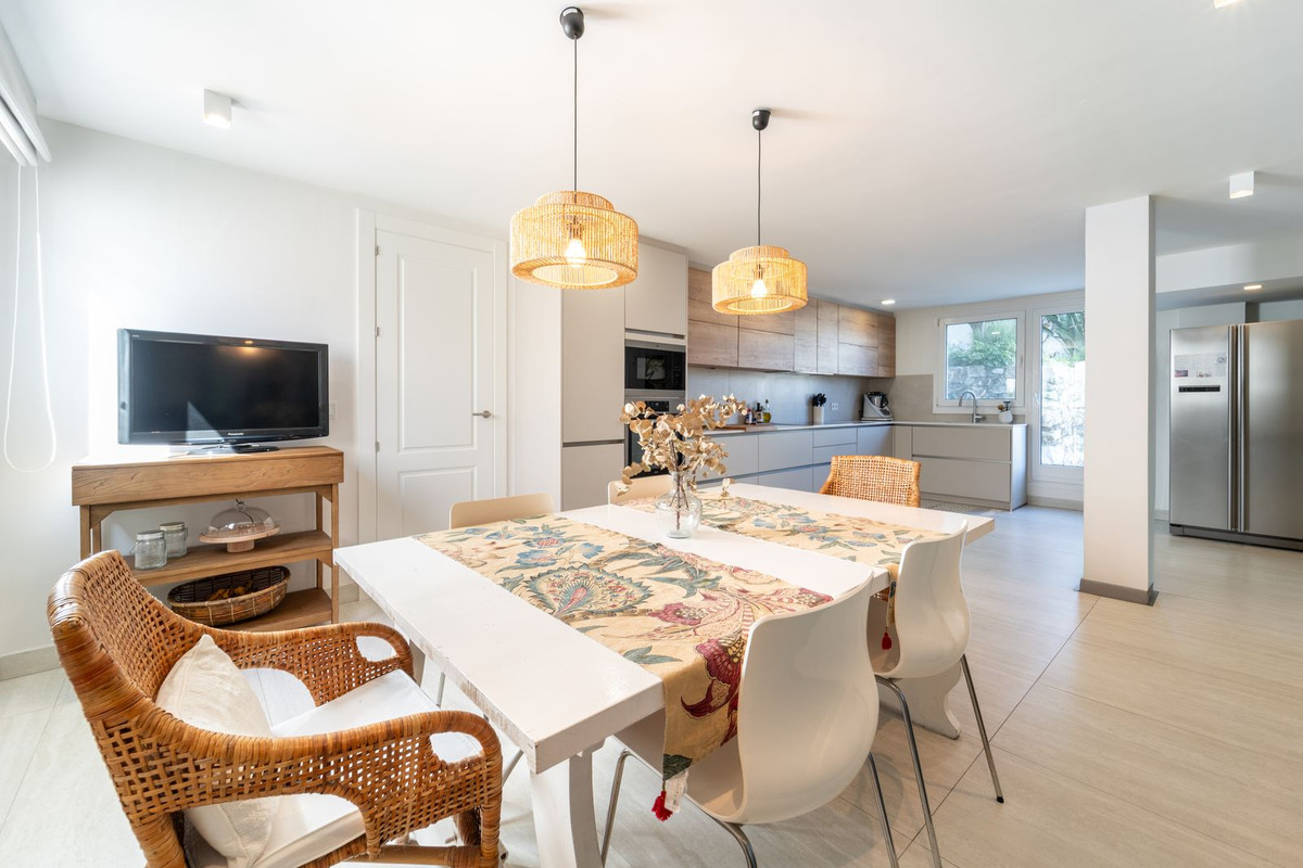 4 Bed Apartment for sale in Benalmadena Pueblo Costa Del Sol, Málaga, Spain
