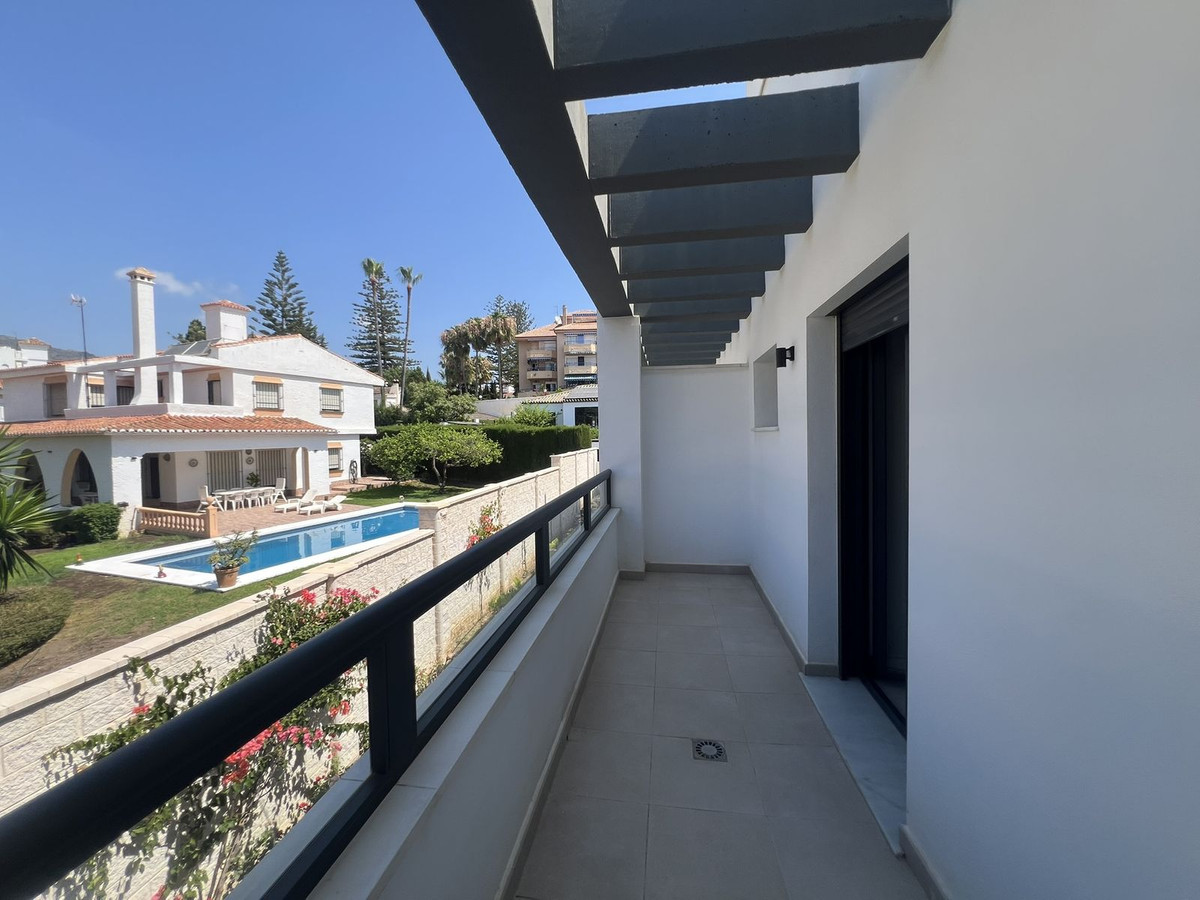 2 Bed Townhouse for sale in Torremolinos Costa Del Sol, Málaga, Spain