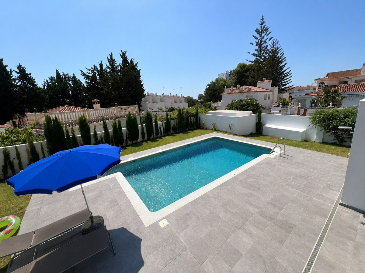 2 Bed Townhouse for sale in Torremolinos Costa Del Sol, Málaga, Spain