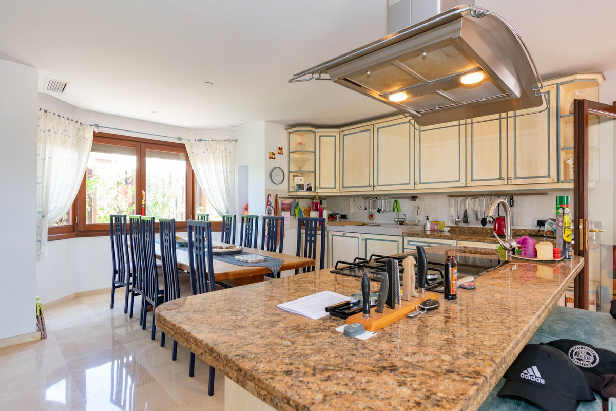 4 Bed Townhouse for sale in Estepona Costa Del Sol, Málaga, Spain