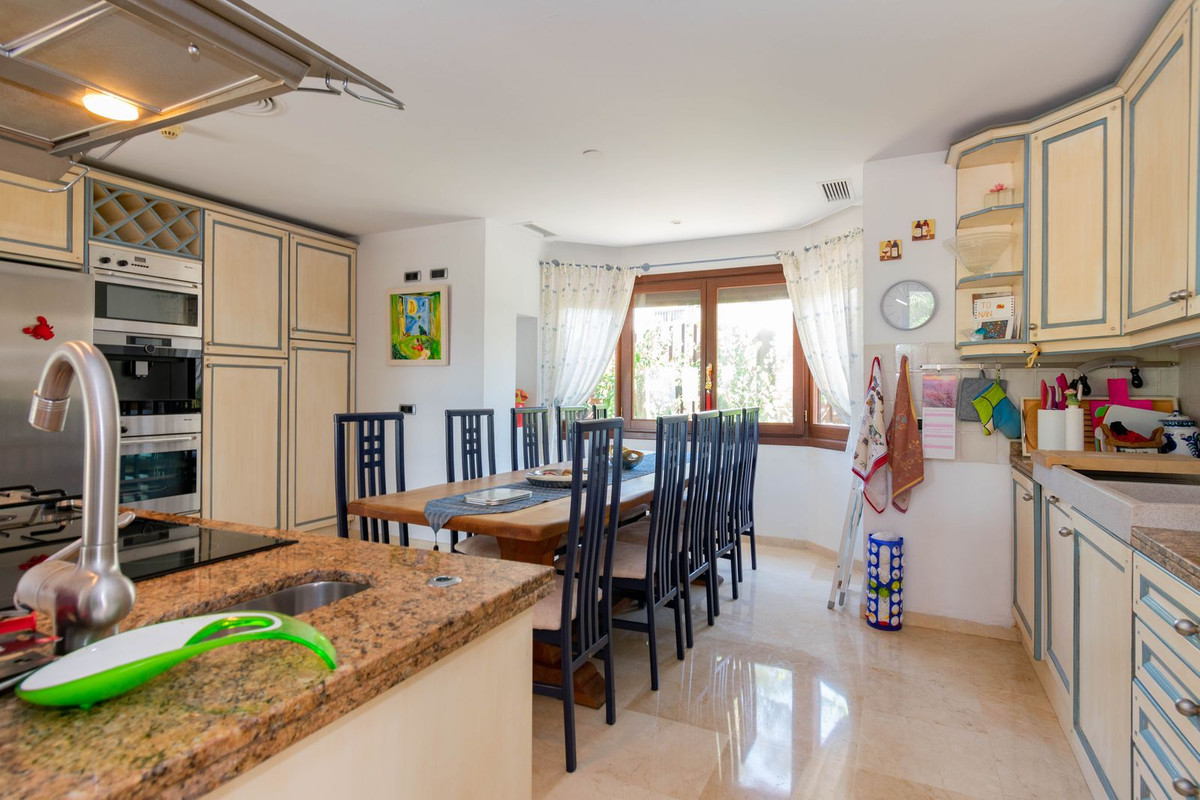 4 Bed Townhouse for sale in Estepona Costa Del Sol, Málaga, Spain