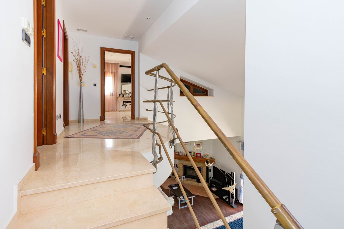 4 Bed Townhouse for sale in Estepona Costa Del Sol, Málaga, Spain