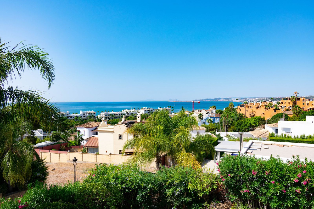 4 Bed Townhouse for sale in Estepona Costa Del Sol, Málaga, Spain