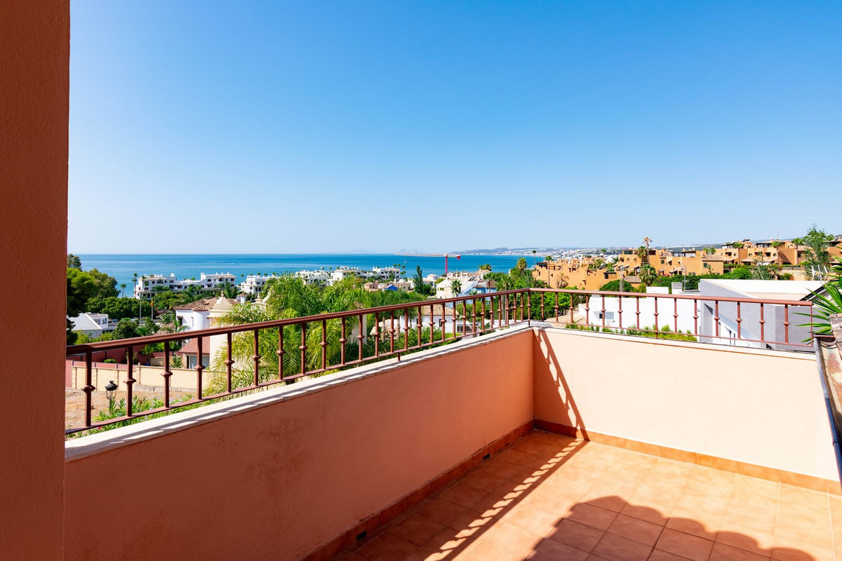 4 Bed Townhouse for sale in Estepona Costa Del Sol, Málaga, Spain