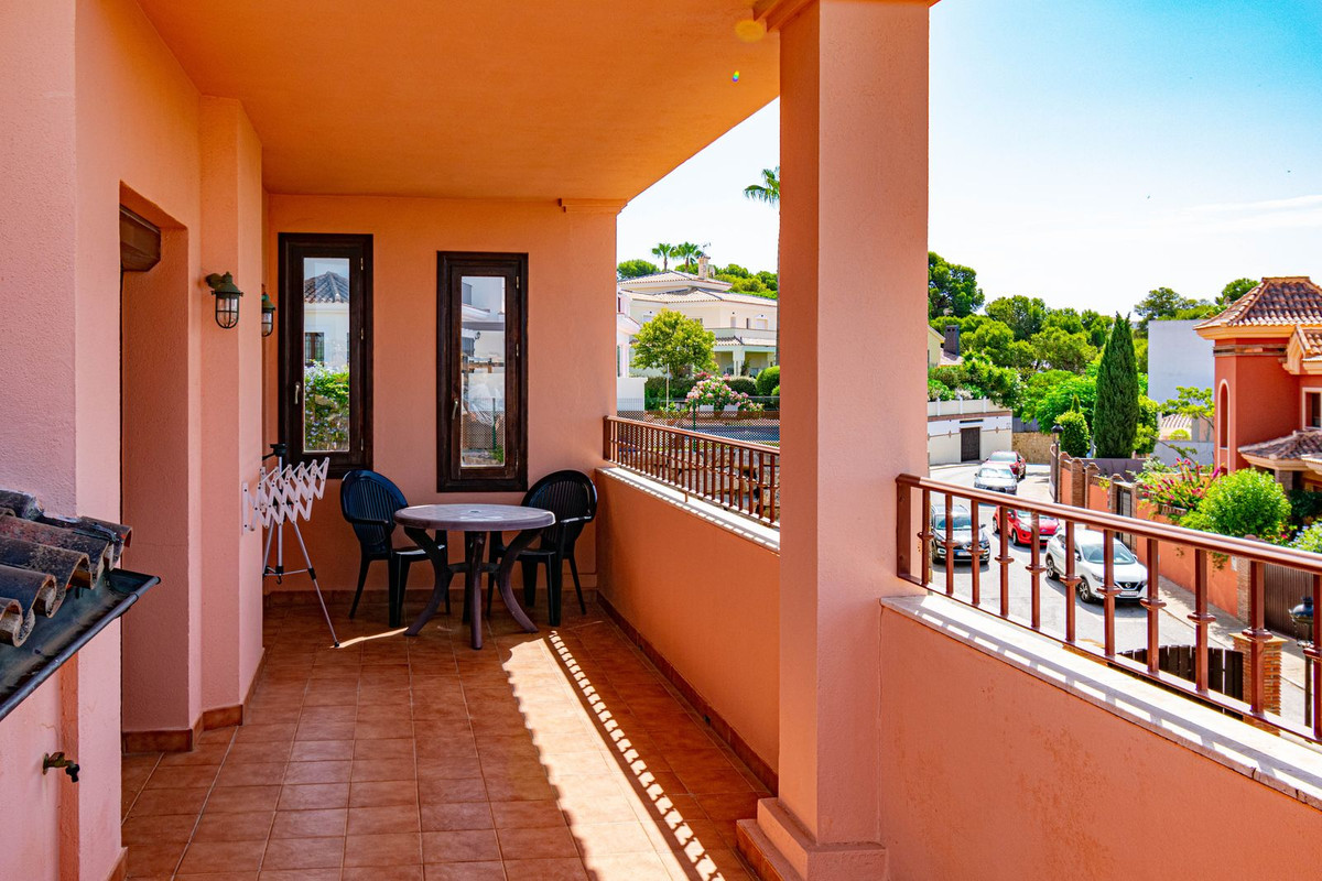 4 Bed Townhouse for sale in Estepona Costa Del Sol, Málaga, Spain