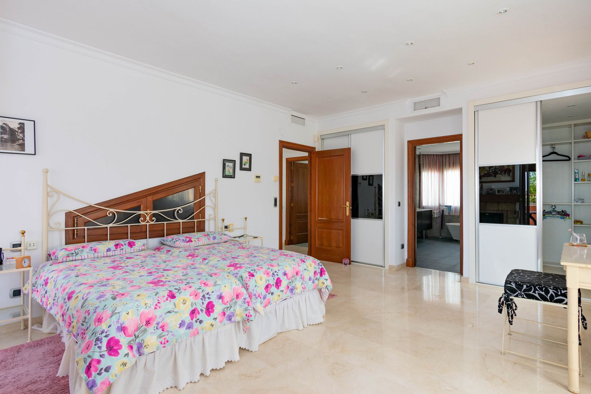 4 Bed Townhouse for sale in Estepona Costa Del Sol, Málaga, Spain