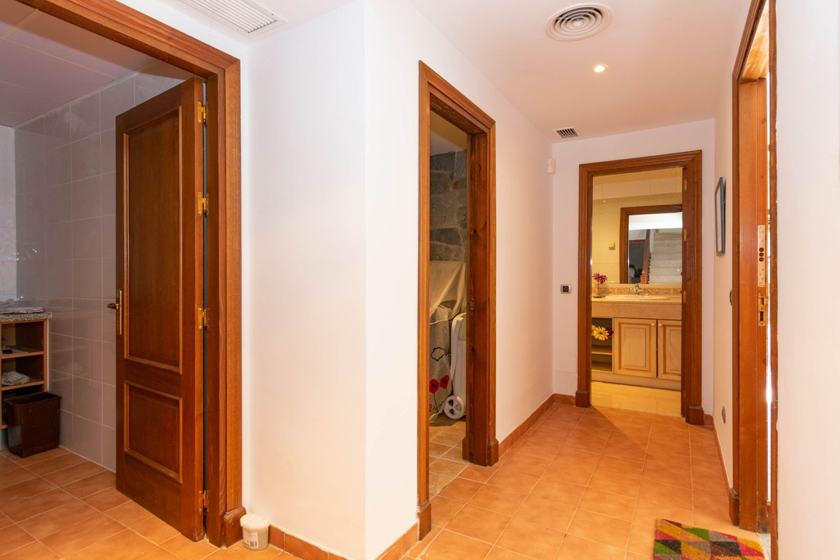 4 Bed Townhouse for sale in Estepona Costa Del Sol, Málaga, Spain
