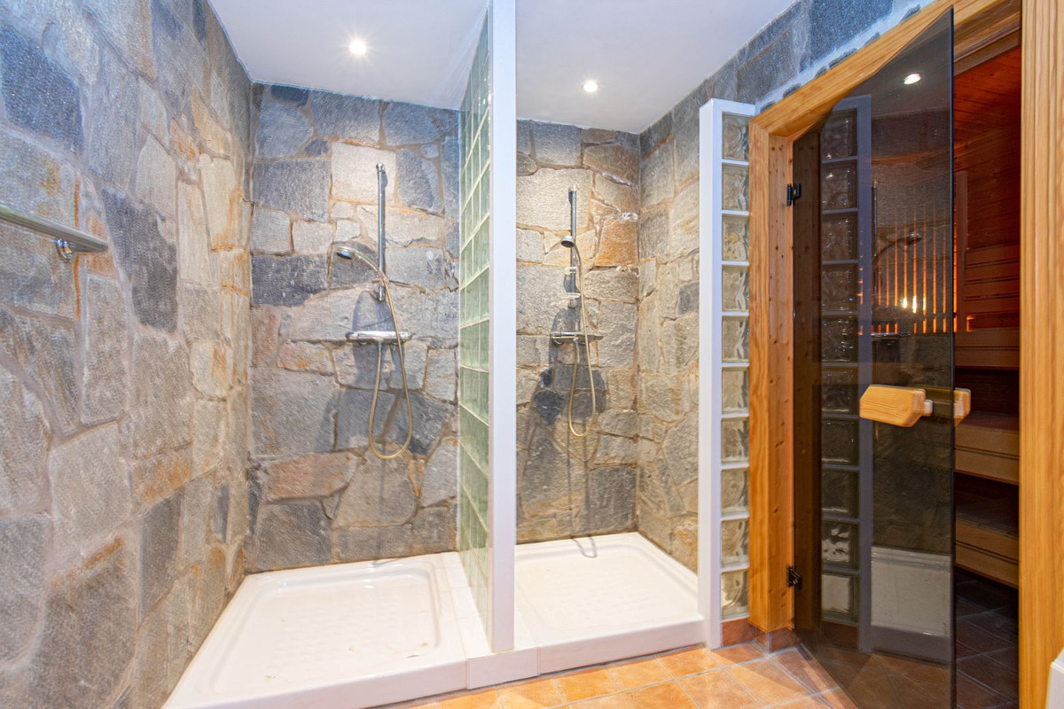 4 Bed Townhouse for sale in Estepona Costa Del Sol, Málaga, Spain