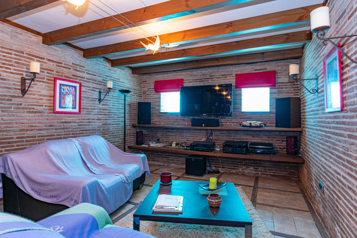 4 Bed Townhouse for sale in Estepona Costa Del Sol, Málaga, Spain