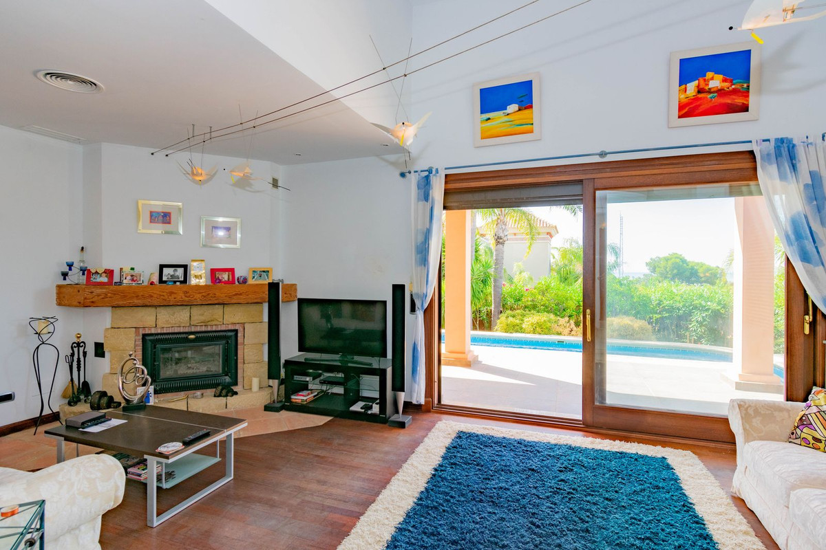 4 Bed Townhouse for sale in Estepona Costa Del Sol, Málaga, Spain