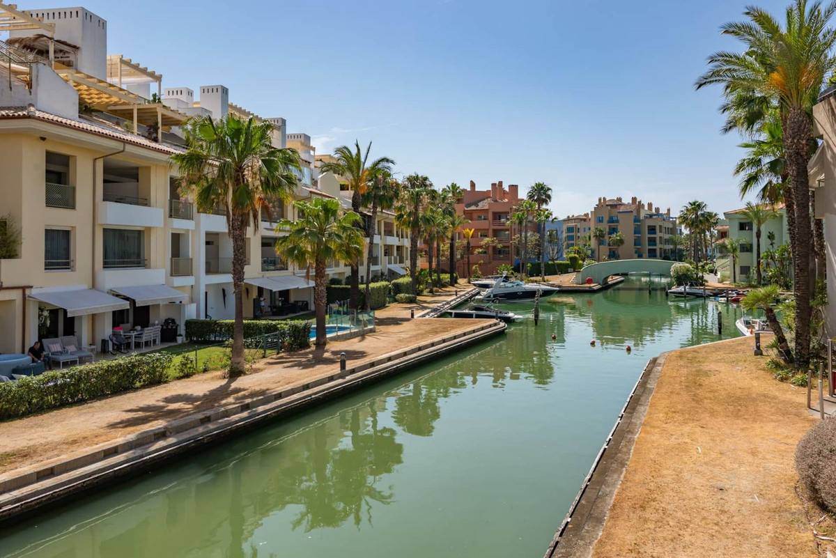 3 Bed Apartment for sale in Sotogrande Marina Costa Del Sol, Cádiz, Spain