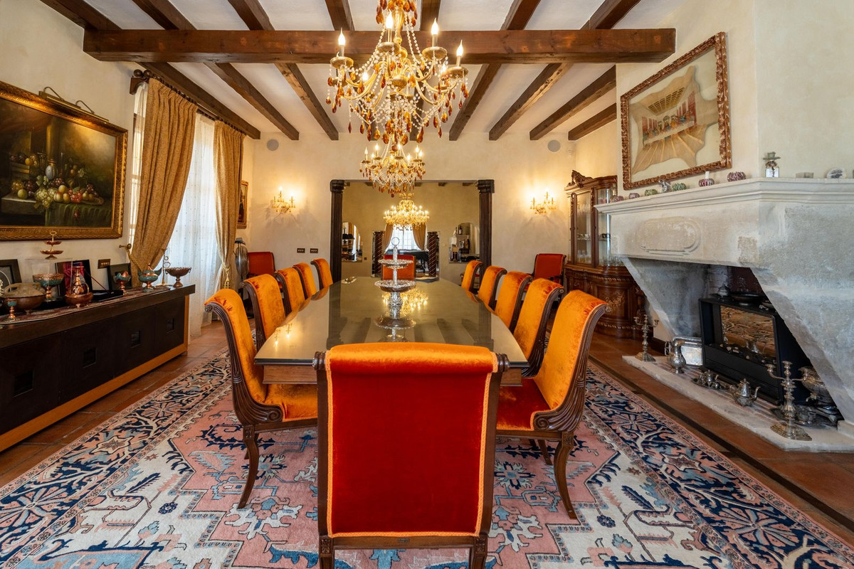 9 Bed Townhouse for sale in La Mairena Costa Del Sol, Málaga, Spain