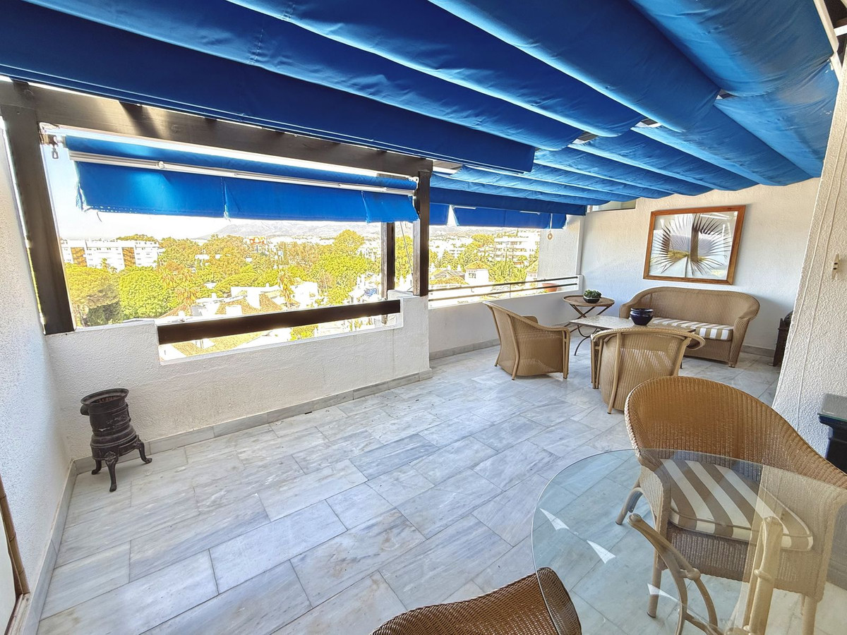 2 Bed Apartment for sale in Puerto Banús Costa Del Sol, Málaga, Spain
