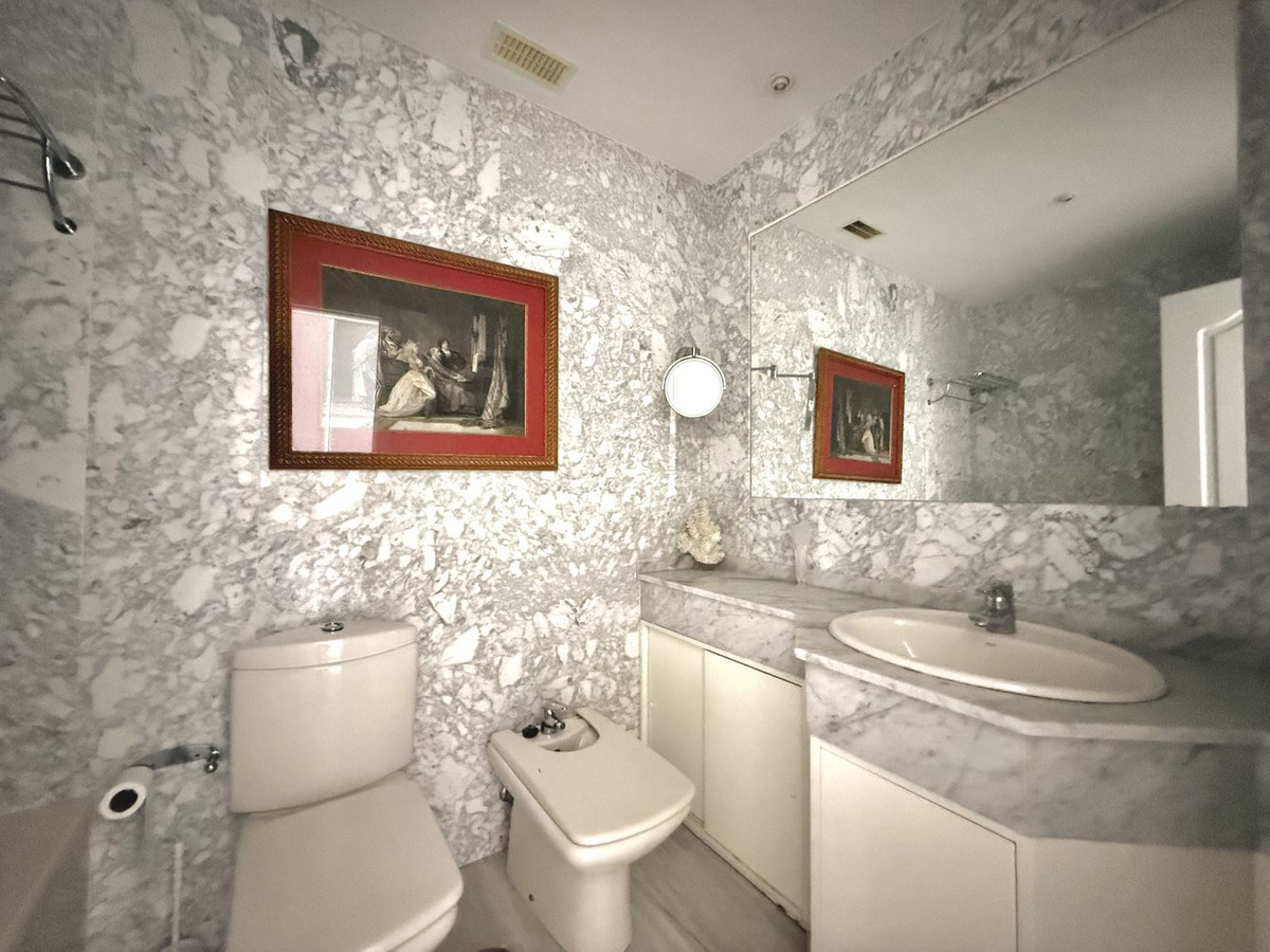 2 Bed Apartment for sale in Puerto Banús Costa Del Sol, Málaga, Spain