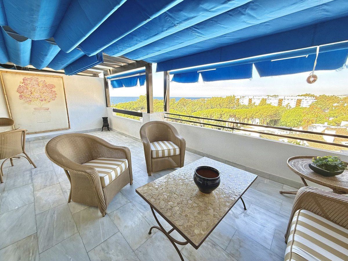 2 Bed Apartment for sale in Puerto Banús Costa Del Sol, Málaga, Spain