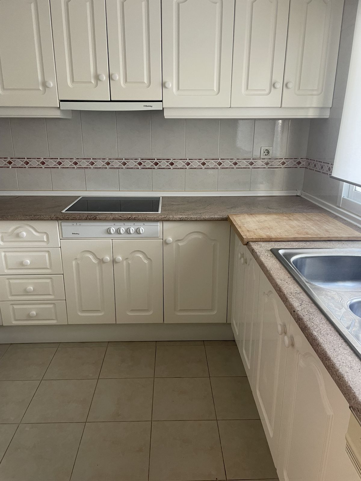 3 Bed Townhouse for sale in Estepona Costa Del Sol, Málaga, Spain