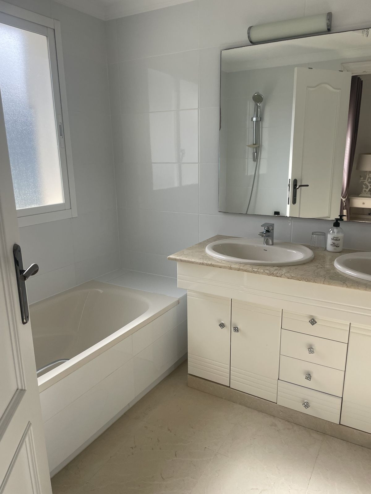 3 Bed Townhouse for sale in Estepona Costa Del Sol, Málaga, Spain