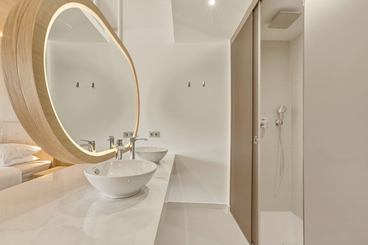 2 Bed Apartment for sale in Higueron Costa Del Sol, Málaga, Spain