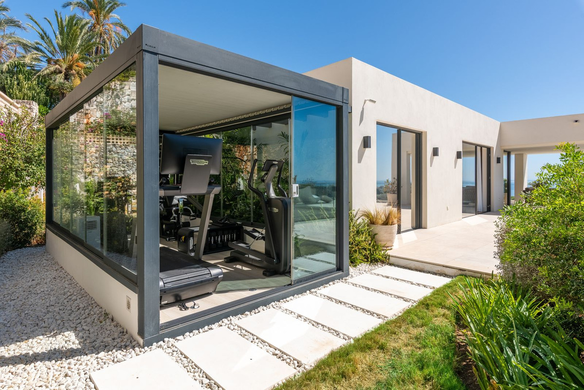4 Bed Townhouse for sale in Marbella Costa Del Sol, Málaga, Spain