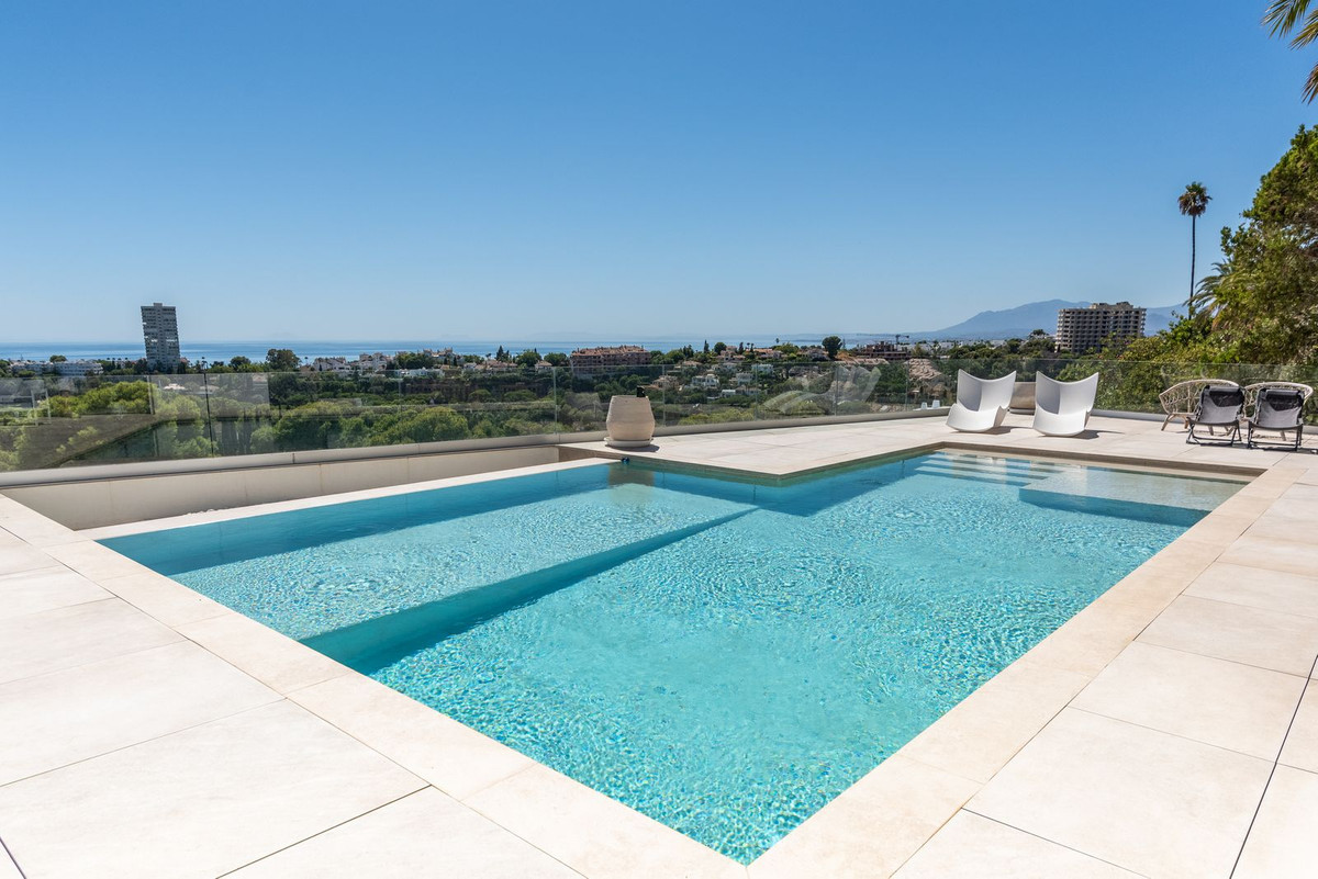 4 Bed Townhouse for sale in Marbella Costa Del Sol, Málaga, Spain