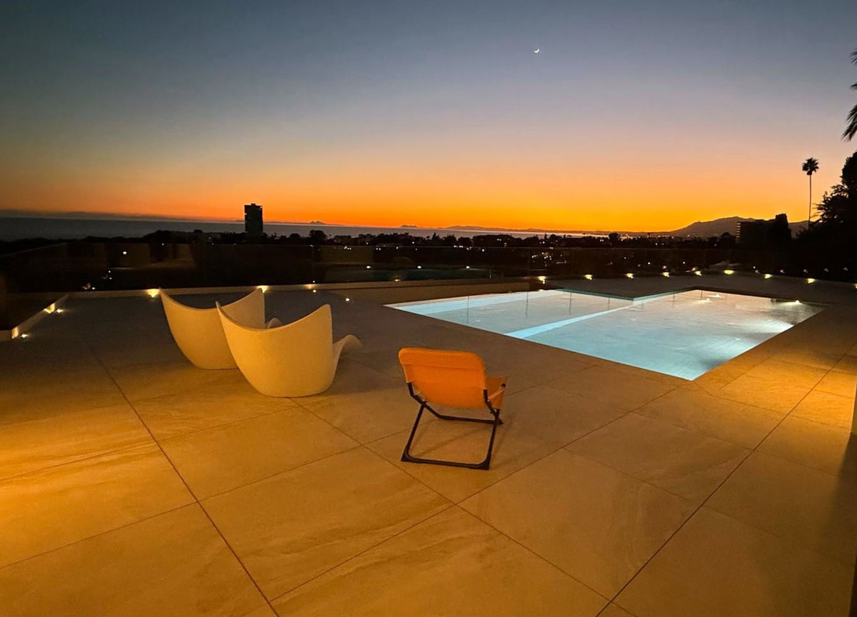 4 Bed Townhouse for sale in Marbella Costa Del Sol, Málaga, Spain
