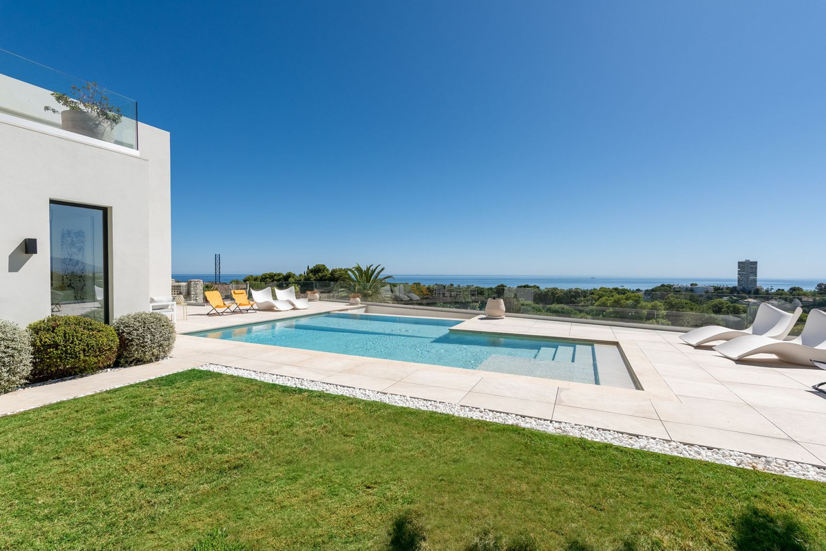 4 Bed Townhouse for sale in Marbella Costa Del Sol, Málaga, Spain