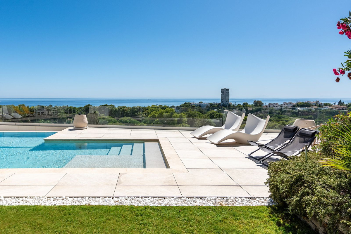 4 Bed Townhouse for sale in Marbella Costa Del Sol, Málaga, Spain