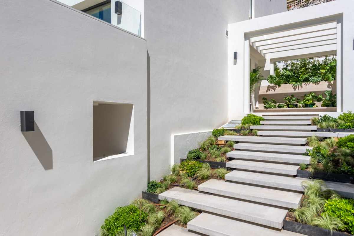 4 Bed Townhouse for sale in Marbella Costa Del Sol, Málaga, Spain