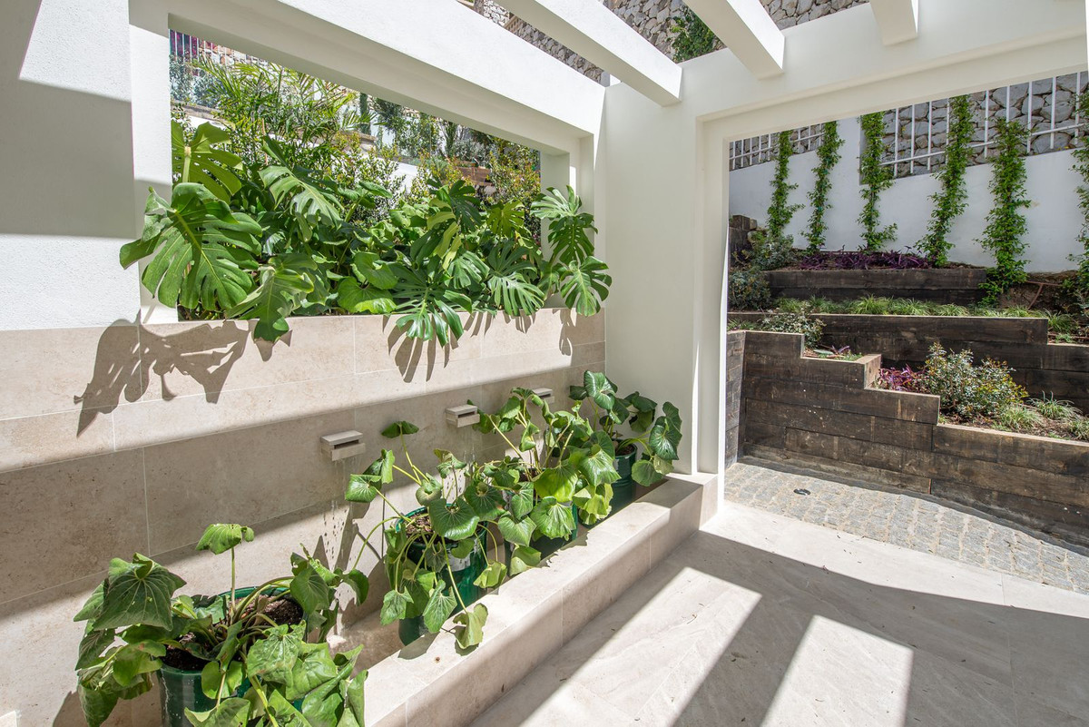 4 Bed Townhouse for sale in Marbella Costa Del Sol, Málaga, Spain