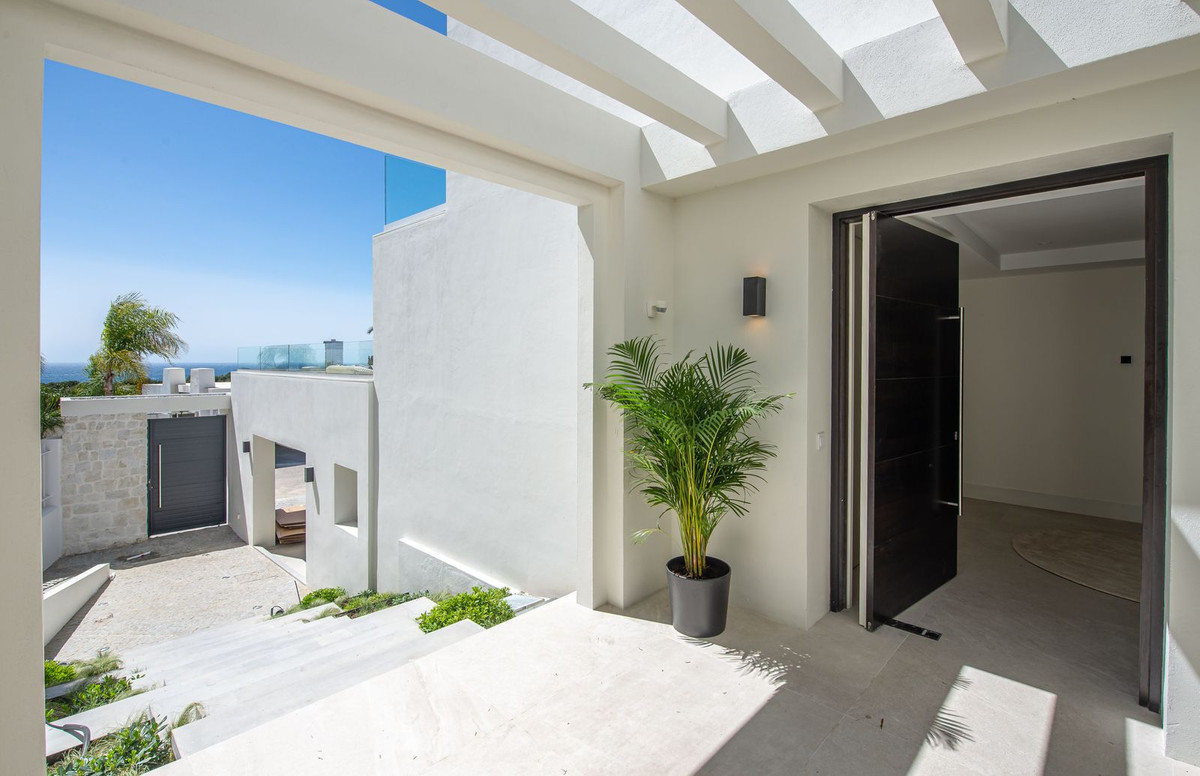 4 Bed Townhouse for sale in Marbella Costa Del Sol, Málaga, Spain