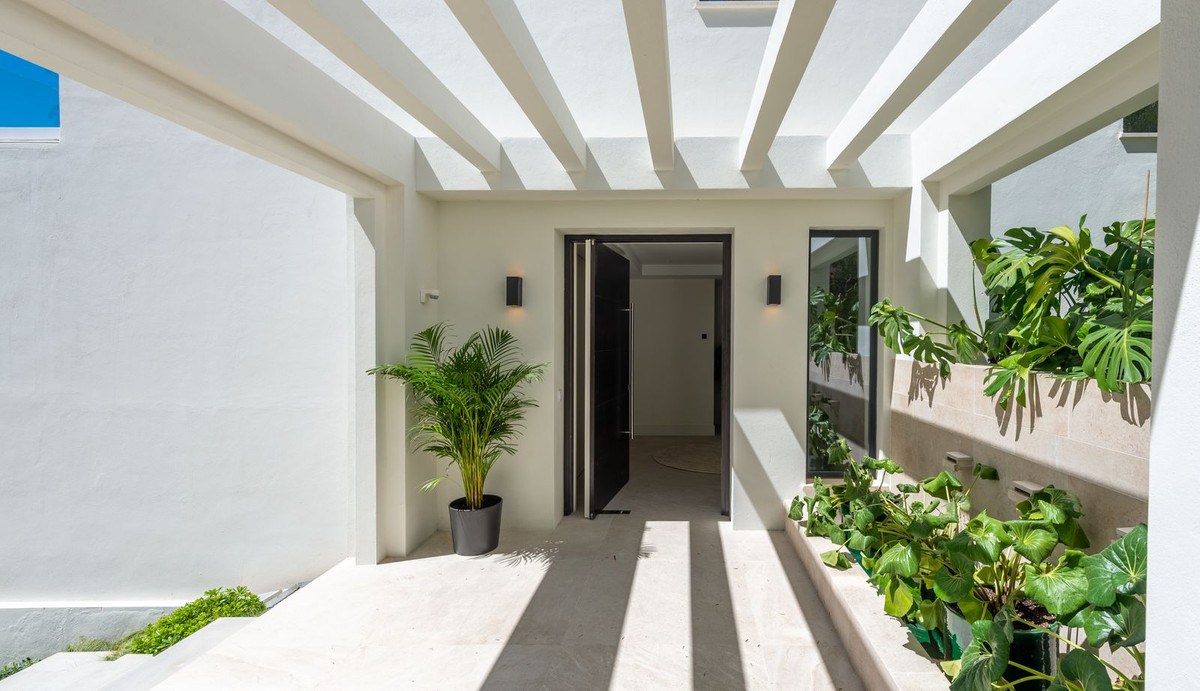 4 Bed Townhouse for sale in Marbella Costa Del Sol, Málaga, Spain