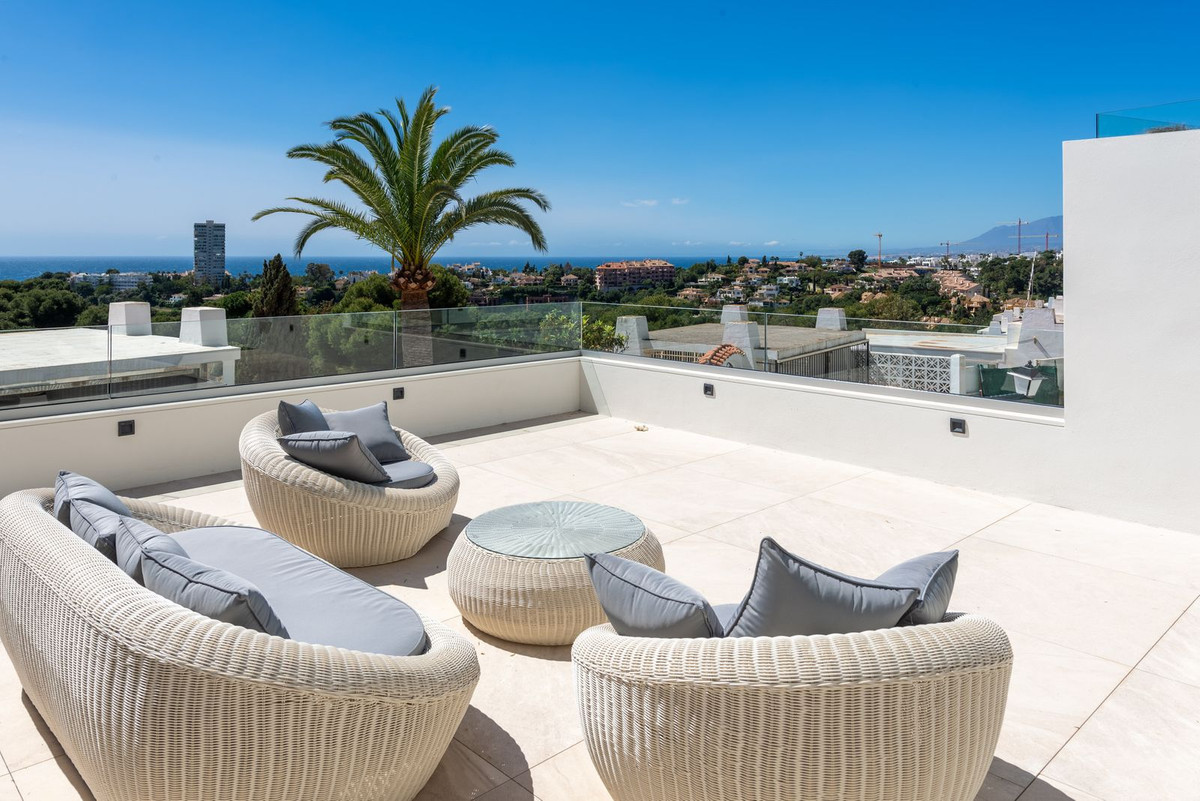 4 Bed Townhouse for sale in Marbella Costa Del Sol, Málaga, Spain