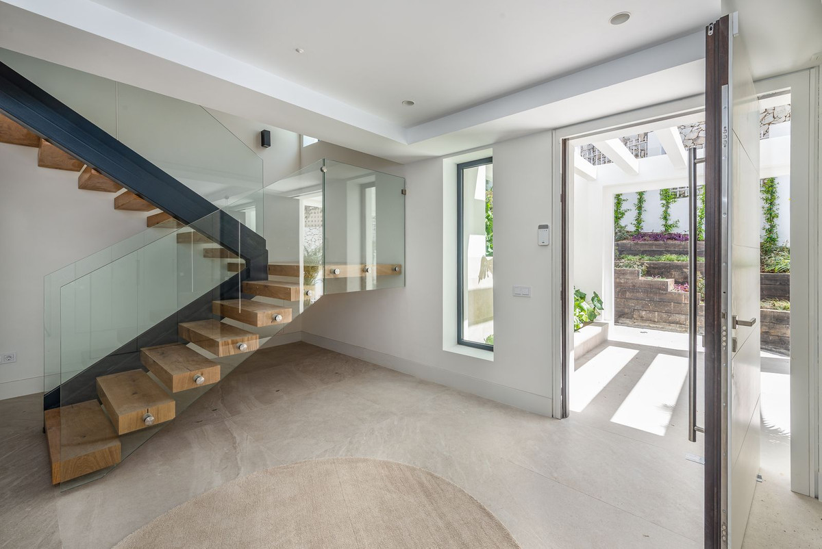 4 Bed Townhouse for sale in Marbella Costa Del Sol, Málaga, Spain