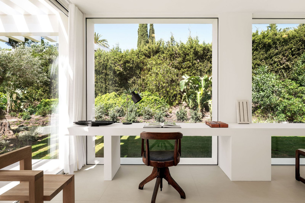 4 Bed Townhouse for sale in El Paraiso Costa Del Sol, Málaga, Spain