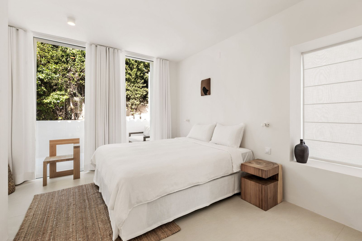 4 Bed Townhouse for sale in El Paraiso Costa Del Sol, Málaga, Spain