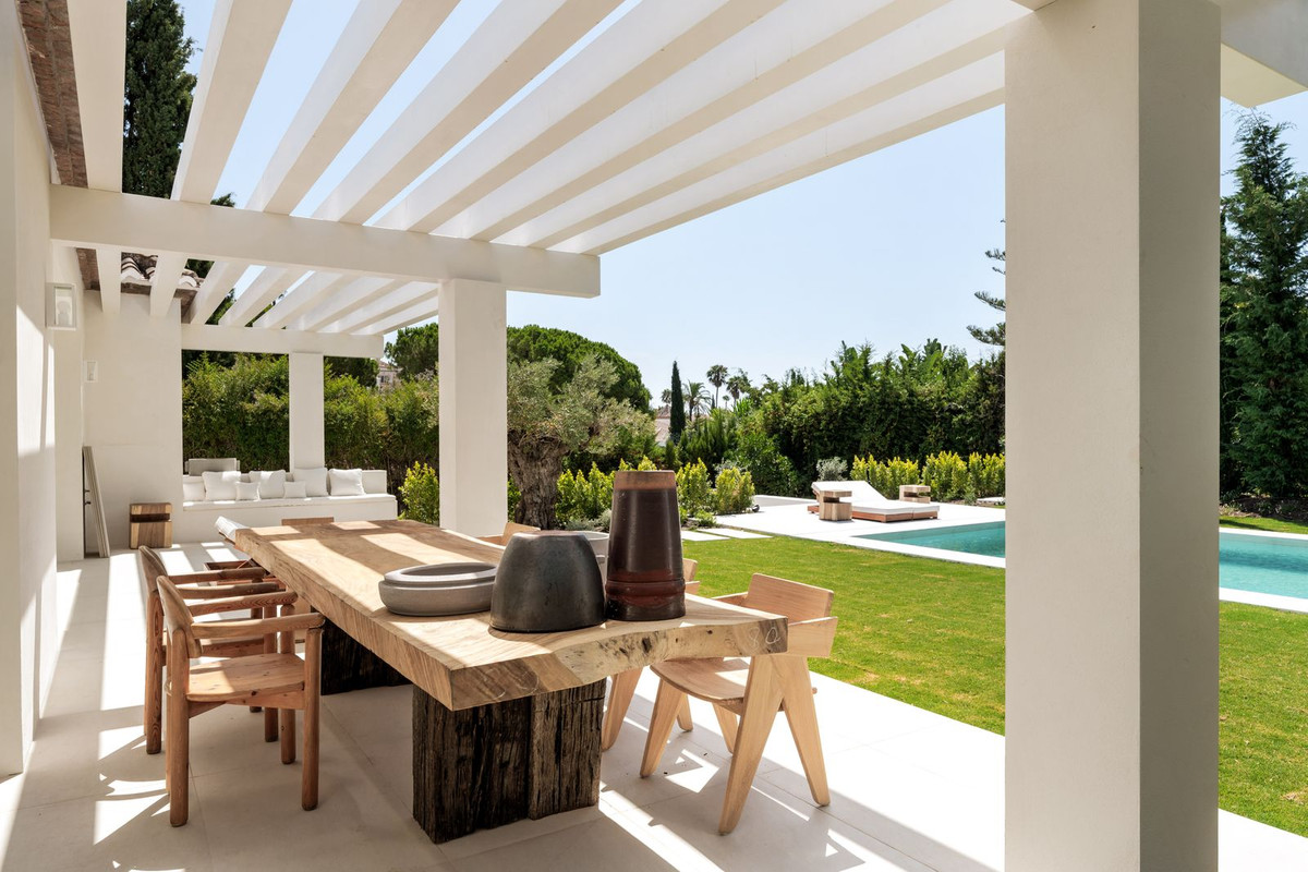4 Bed Townhouse for sale in El Paraiso Costa Del Sol, Málaga, Spain