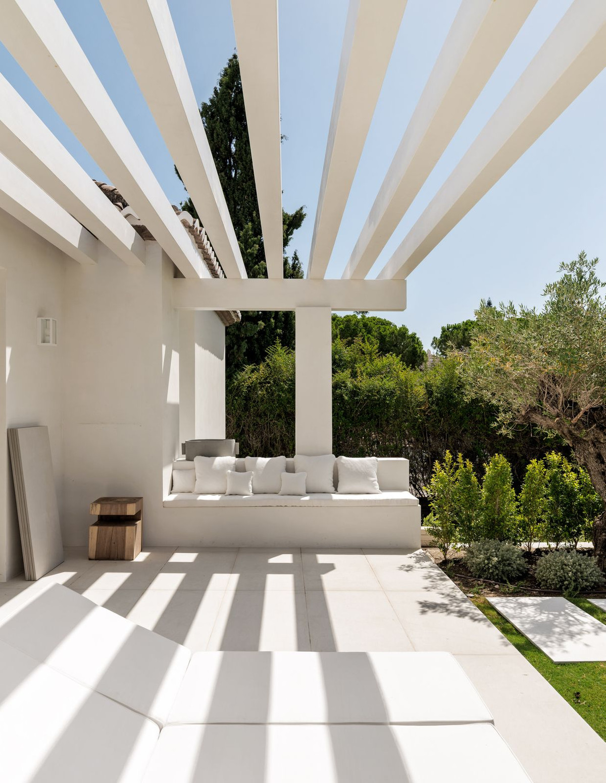 4 Bed Townhouse for sale in El Paraiso Costa Del Sol, Málaga, Spain