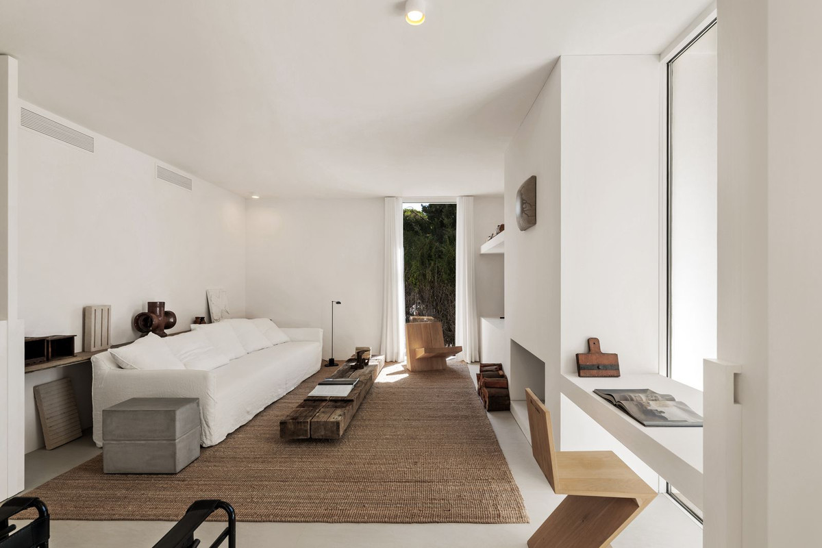 4 Bed Townhouse for sale in El Paraiso Costa Del Sol, Málaga, Spain