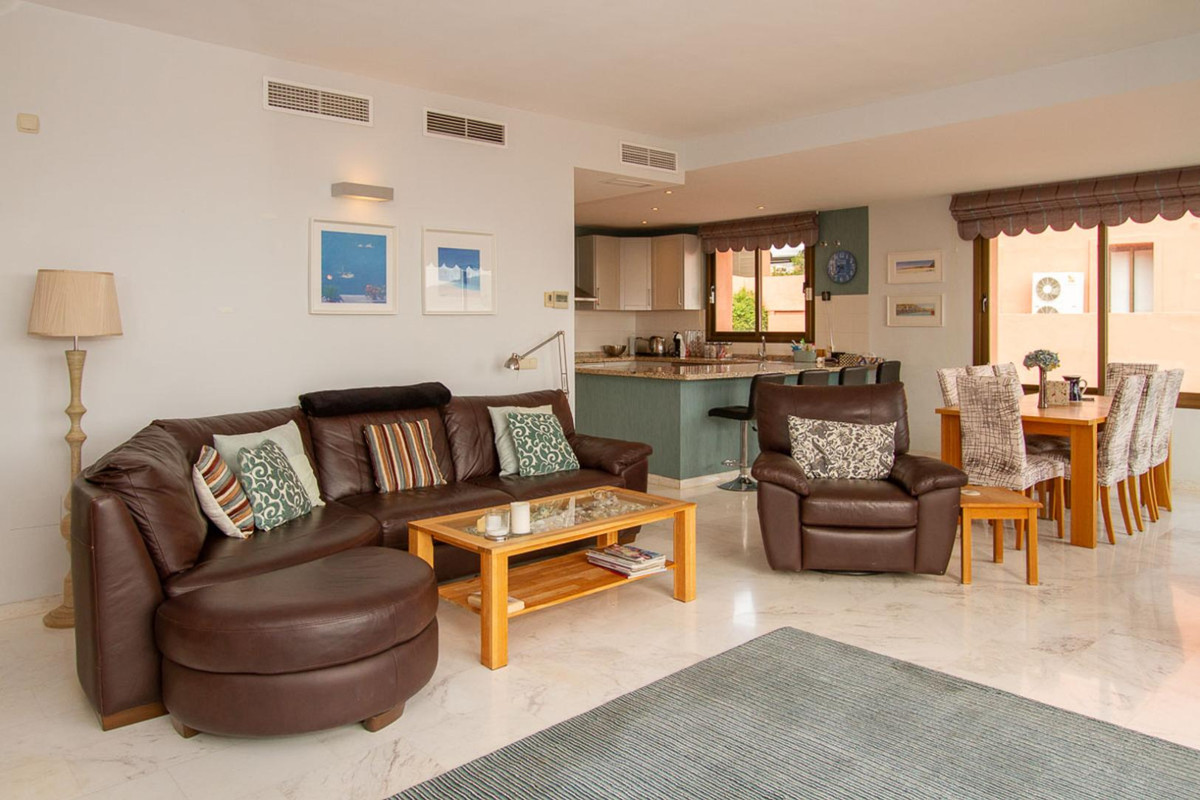 Se vende Apartamento Planta Media de 2 dormitorios en Costa Del Sol, Málaga, España